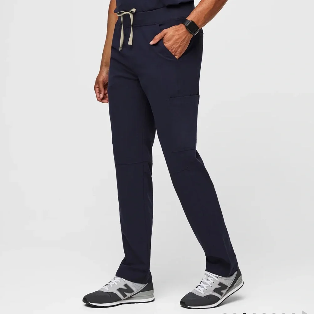 Men's Figs Axim Cargo Scrub Pants - Navy